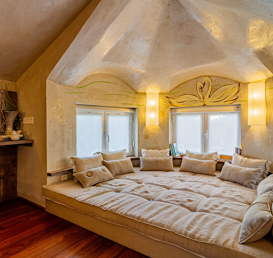 Stay in Lisbon. Best accommodation, events, weddings, corporate, conferences, catering, spa, villa & hotel rental. Book now for unforgettable experiences.