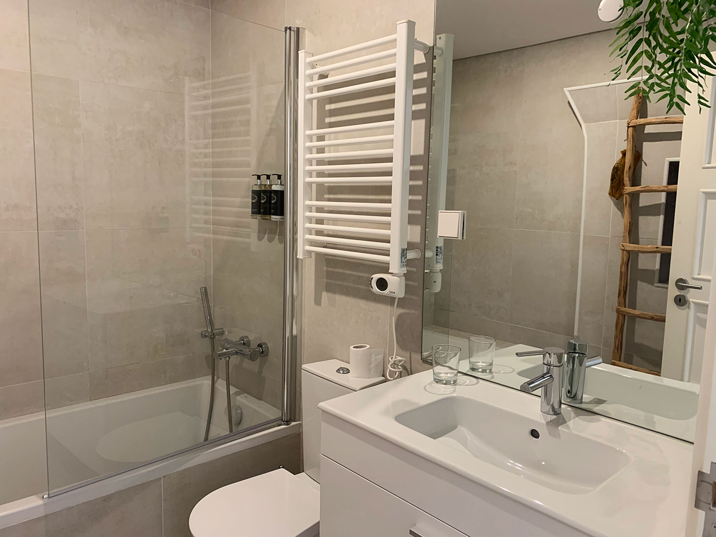 Stay in Lisbon. Best accommodation, events, weddings, corporate, conferences, catering, spa, villa & hotel rental. Book now for unforgettable experiences.